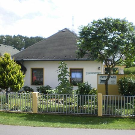 Privat Buk 100 Jindrichuv Hradec Exterior foto