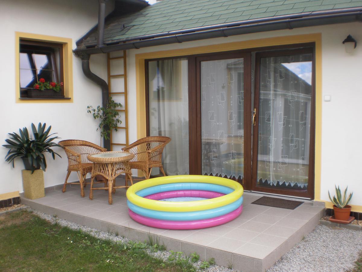 Privat Buk 100 Jindrichuv Hradec Exterior foto