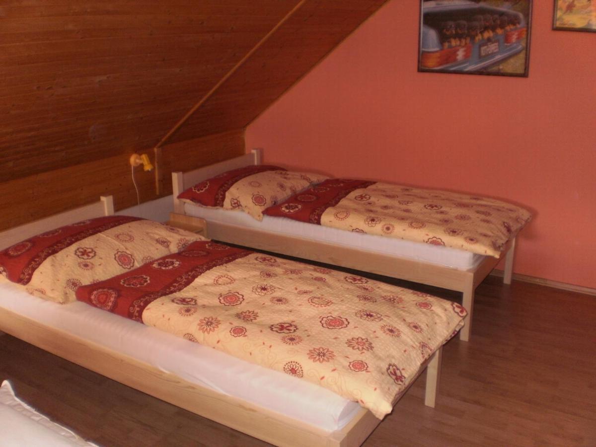 Privat Buk 100 Jindrichuv Hradec Exterior foto
